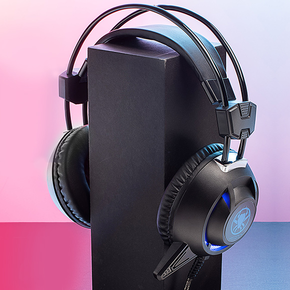 Sluchatka na hrani her s dlouhym kabelem headset Plextone PC835.